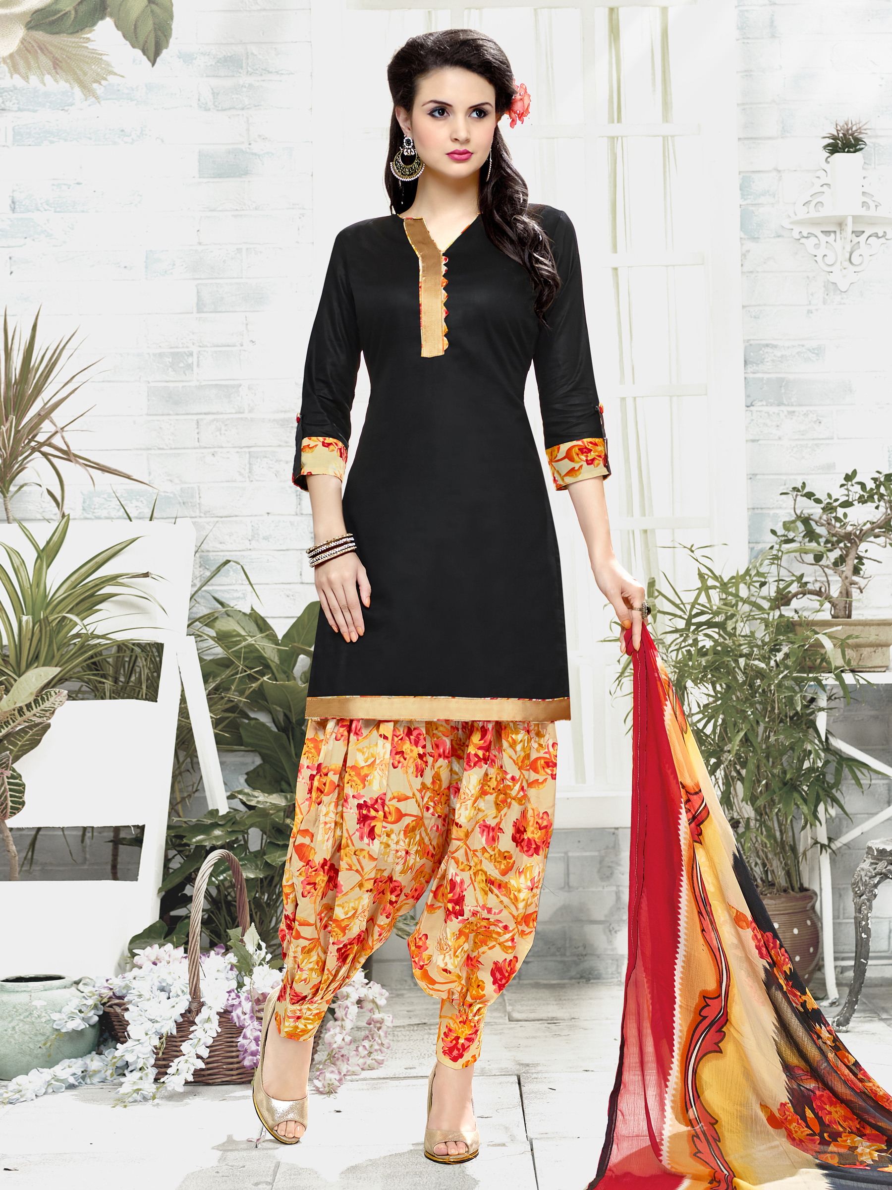 Stylee Lifestyle Black Cotton Printed Dress Material